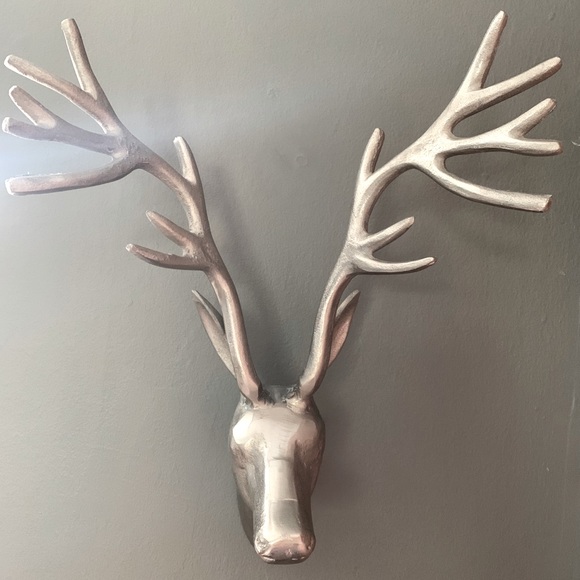 SILVER DEER HEAD WALL DECORATIONFAUX TAXIDERMY